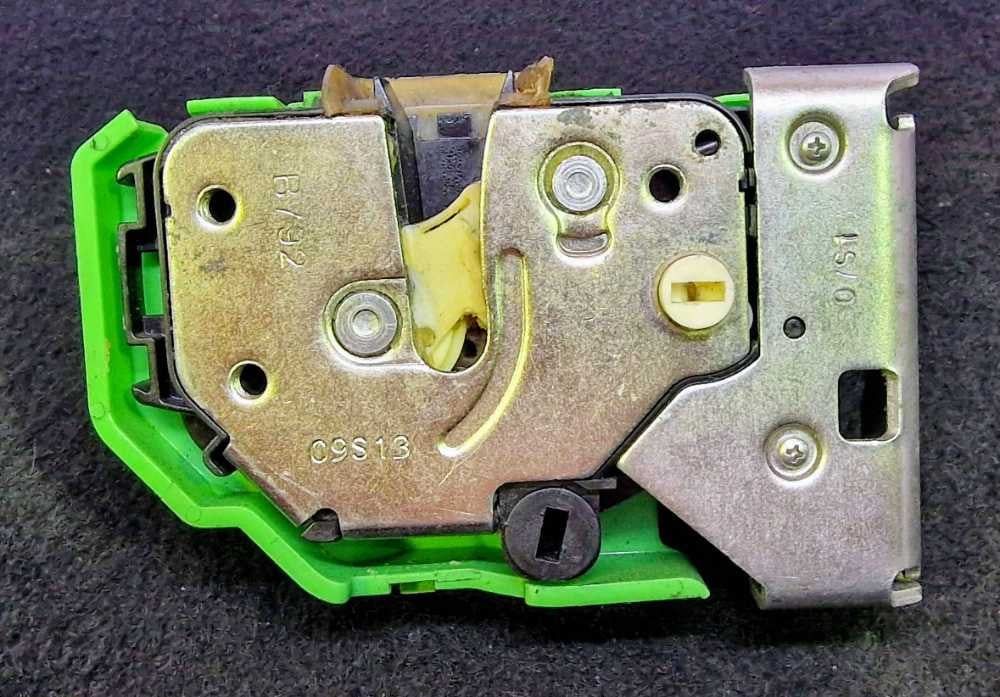 Fechadura / Fecho Porta Frente Direito 50525357 - ALFA ROMEO GIULIETTA
