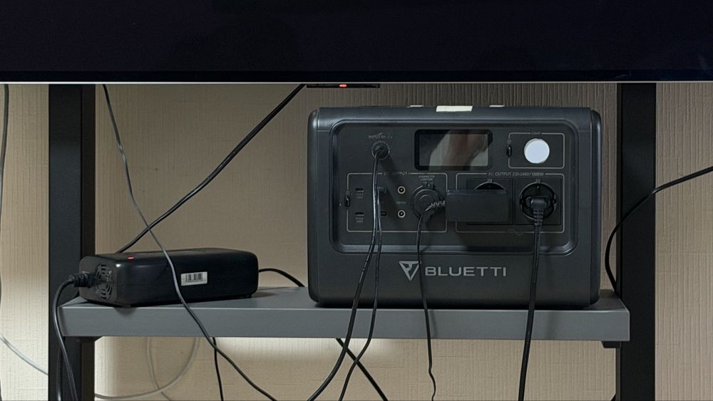 Bluetti EB70 зарядна станція
