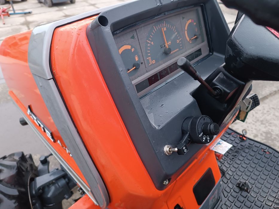 Японський мінітрактор.Трактор Кубота.