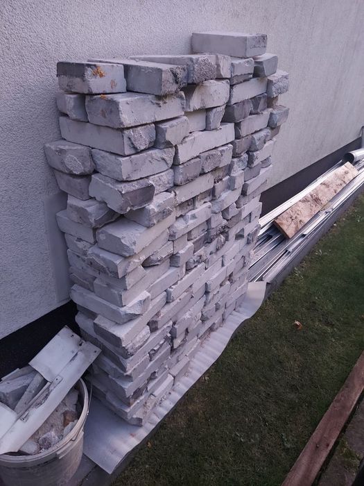 Cegła pełna z rozbiórki.