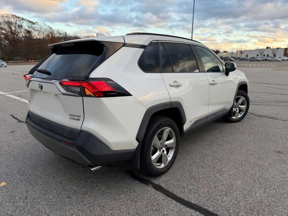 Toyota RAV4 Hybrid Limited      2019