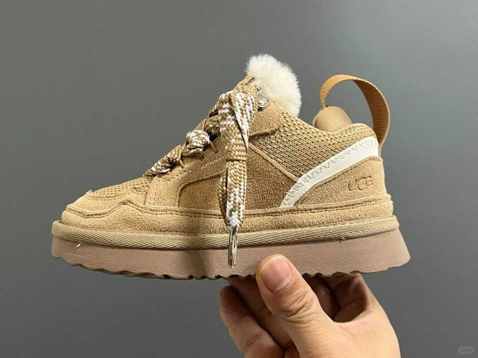 UGG Lowmel Sand r.41