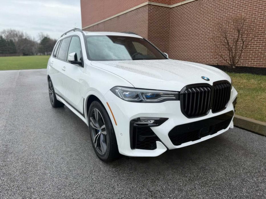BMW X7      2020
