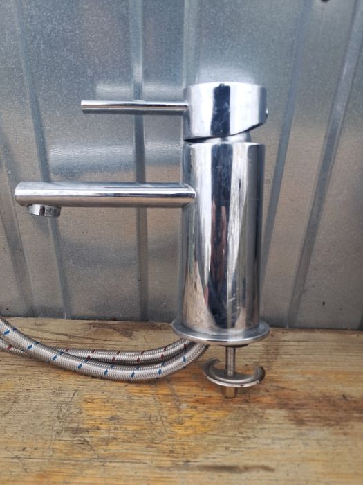 Bateria , kran umywalkowa, zlew