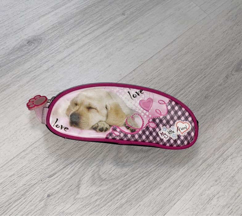 Piórnik z psem różowy