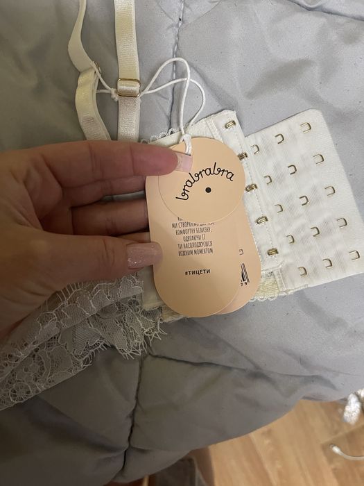 Бюстгалтер та пояс для панчох