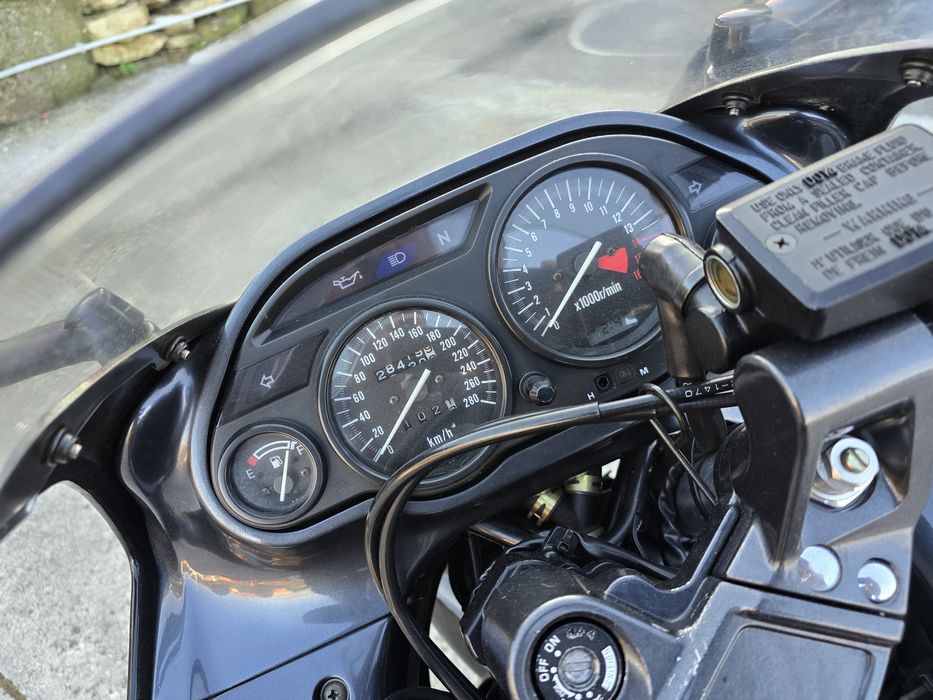 Kawazaki zzr 600   29mil kms