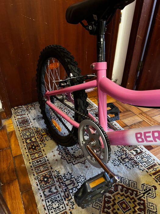 Bicicleta infantil usada poucas vezes