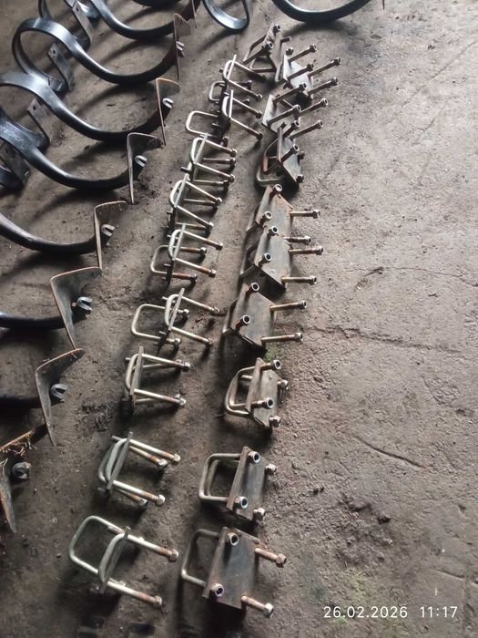 Продам стойки в зборі на культиватор рама 8/8