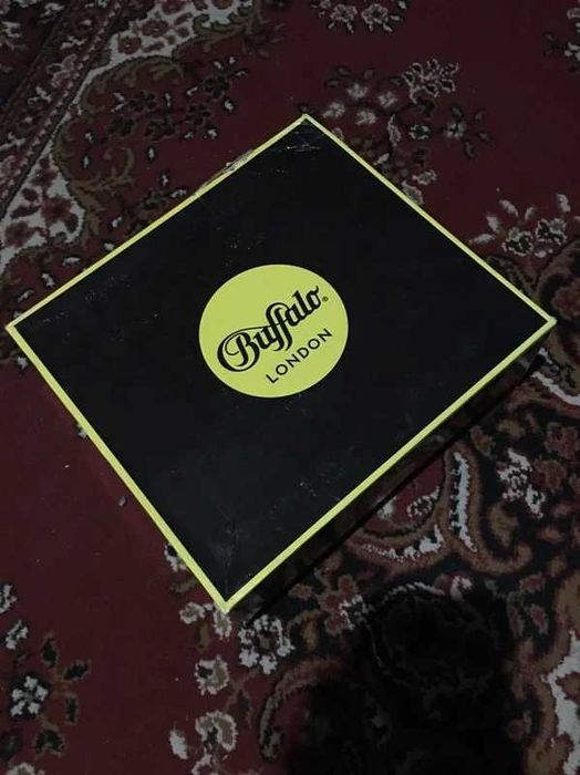 czarne buffalo buty na platformie sneakersy