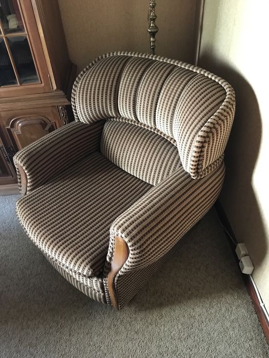 Sofá individual em veludo