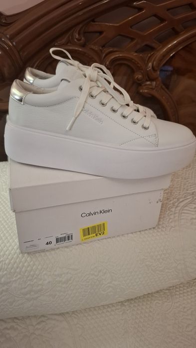 Calvin Klein  bubble cupsule lace up
