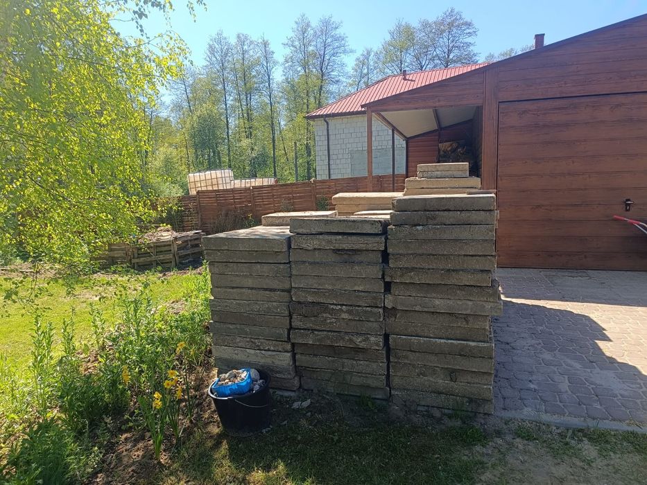 Płyty chodnikowe 50 cm i krawężnik
