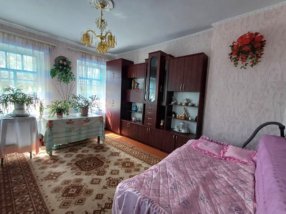 Просторный дом на 4комнаты, по очень приятной цене!  Ул.Серафимов