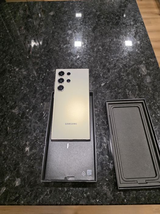 Samsung Galaxy S24 Ultra 256GB Titanium Gray – Como Novo