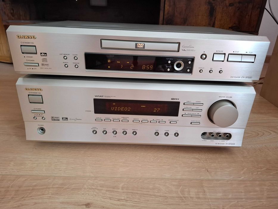 Zestaw: wzmacniacz Onkyo TX SR500E wraz z odtwarzaczem DVD