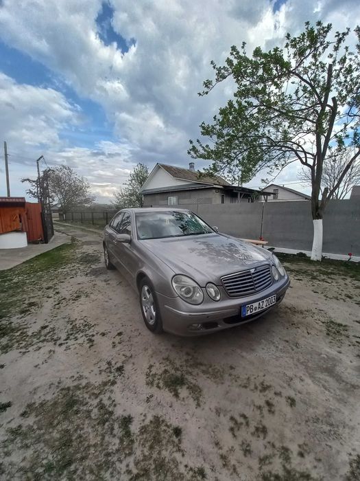 Продам Мерседес w211 2.2 cdi