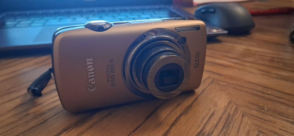 Фотоапарат Canon IXUS 200 IS
