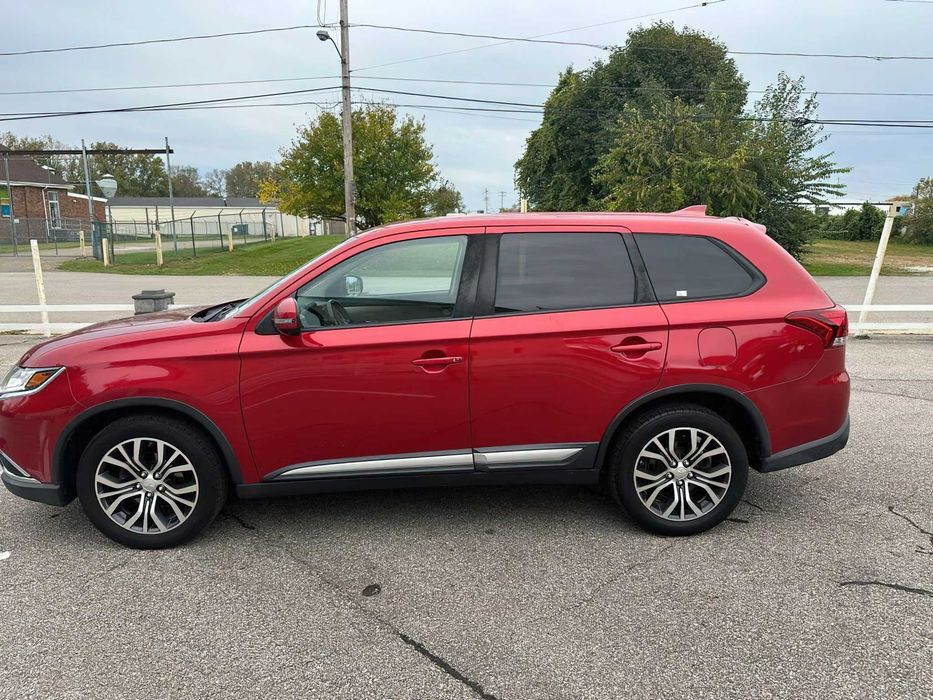 Mitsubishi Outlander SE      2018