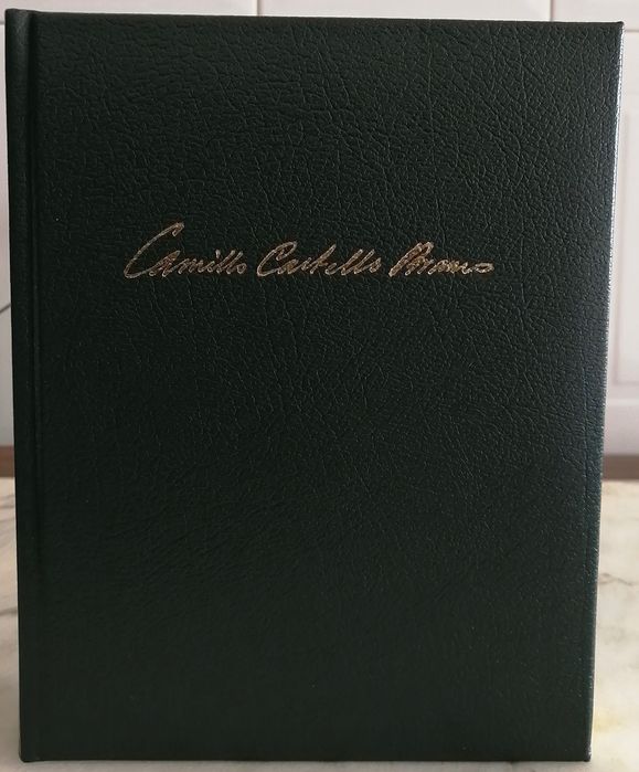 vários livros de capa dura em estado novo, valor pode variar.