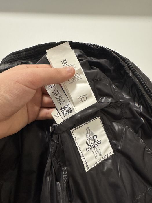 Пуховик C.P. Company з лайт капюшоном