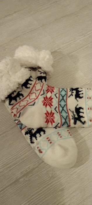 Nowe ciepłe skarpety antypoślizgowe