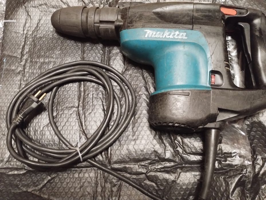 Перф Makita HR4001C