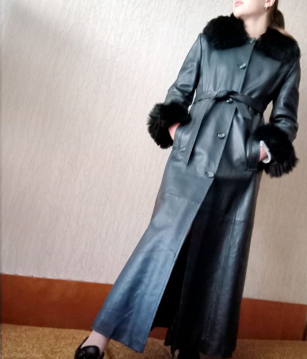 Пальто шкіряне чорне