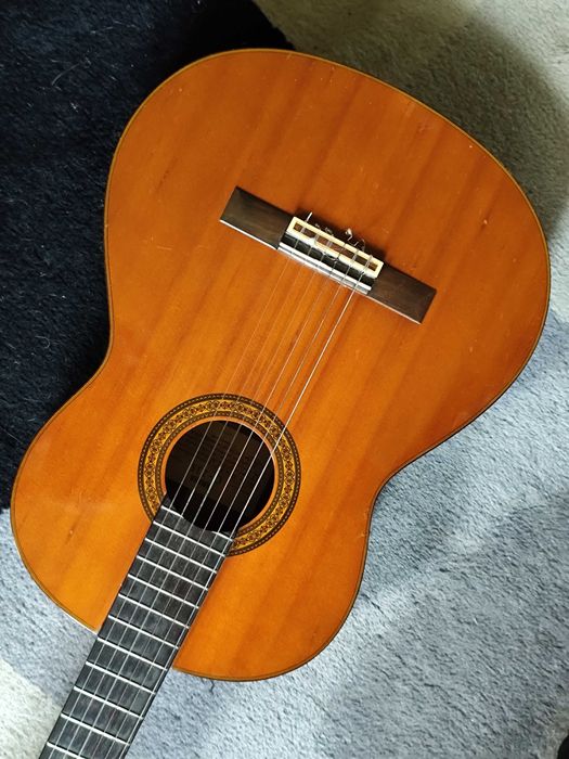 klasyczna gitara Yamaha G 235 made in Taiwan