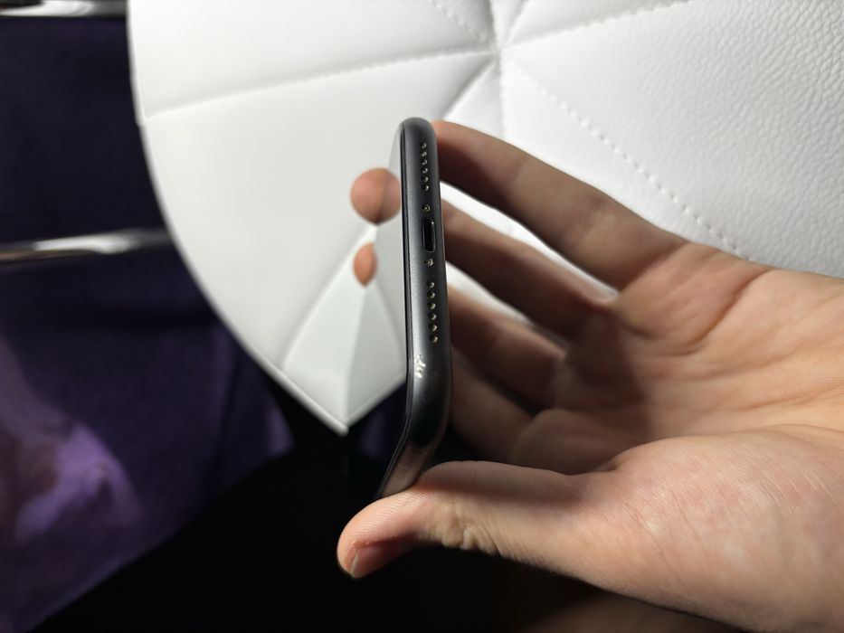 Продам Айфон 11 128гб