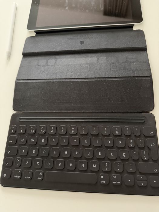 iPad 9 geração 10.2” 64gb + Smart Keyboard Apple + Pencil
