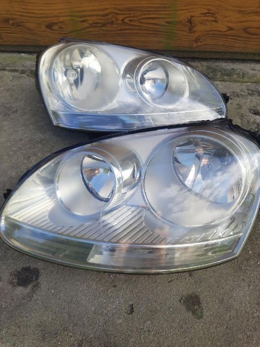 Reflektor vw golf V