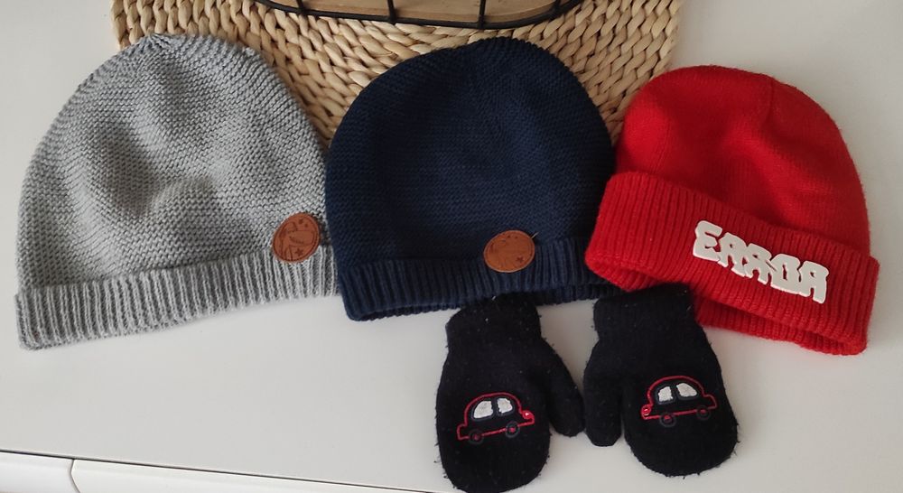 Zestaw czapek ,czapeczek chłopięcych