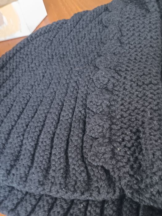 1 capa de lá em preto nova