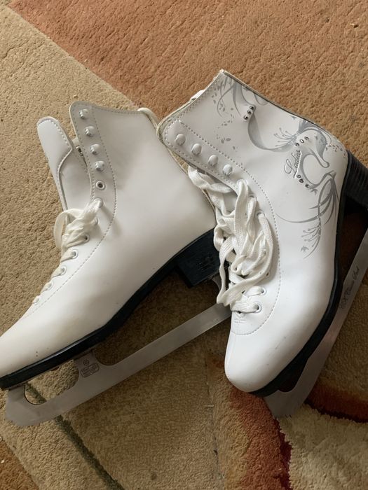 Коньки в гарному стани 2200 гр