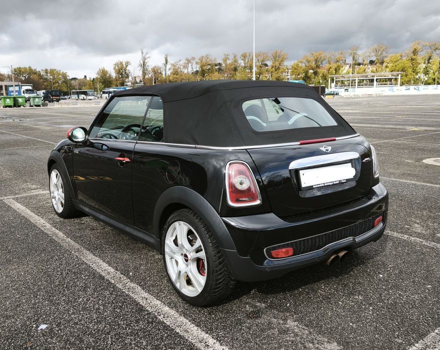 Mini cabrio JCW  211 cv