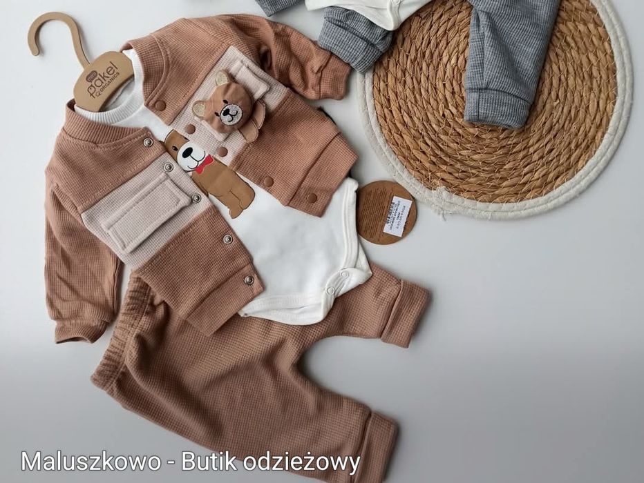 Nowy komplet niemowlęcy