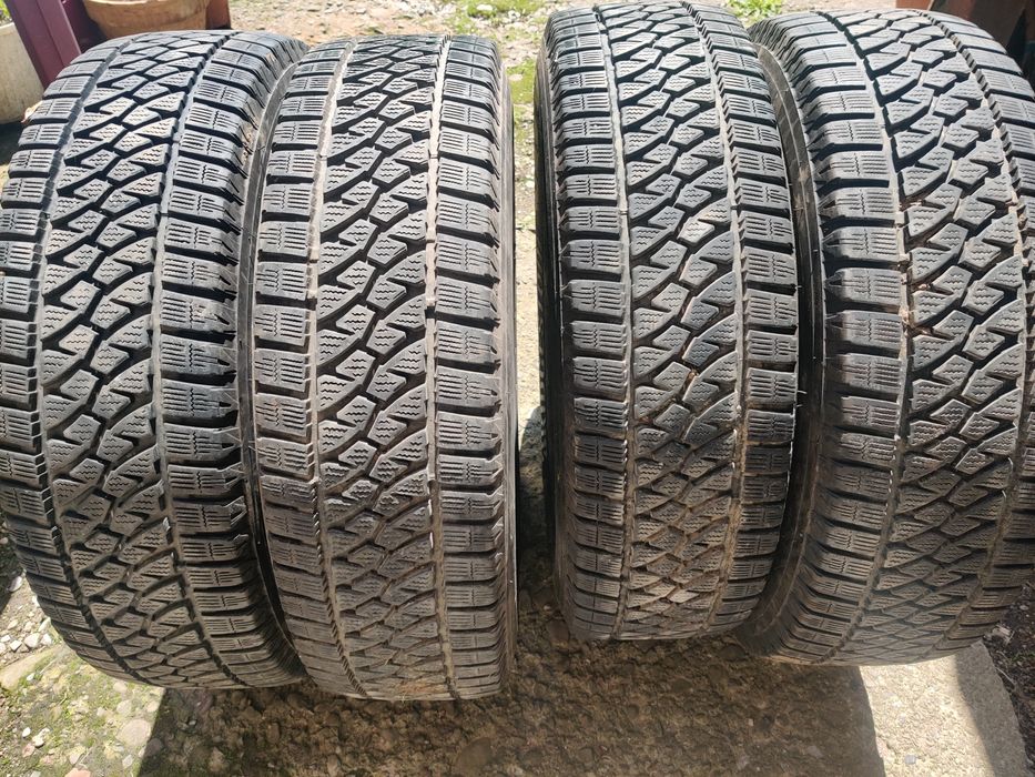 Opony zimowe Bridgestone blizzak w810 215/75/16c