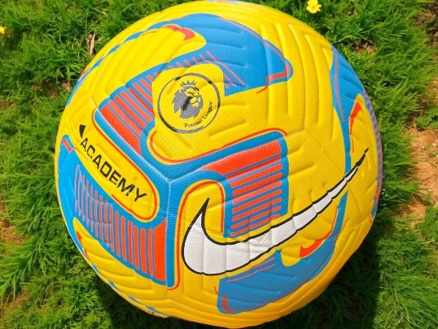 Мяч футбольний NIKE Academy розмір 5 термошов