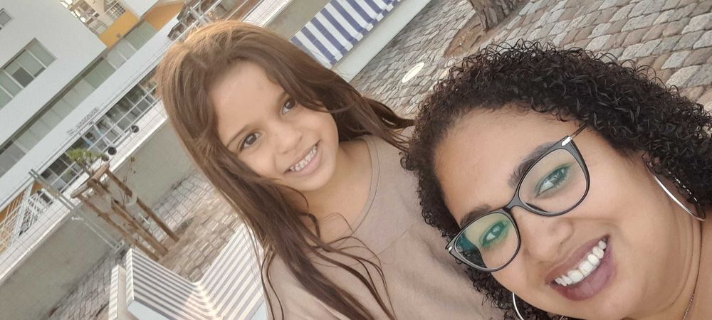 Babysitter/ Ama atenciosa