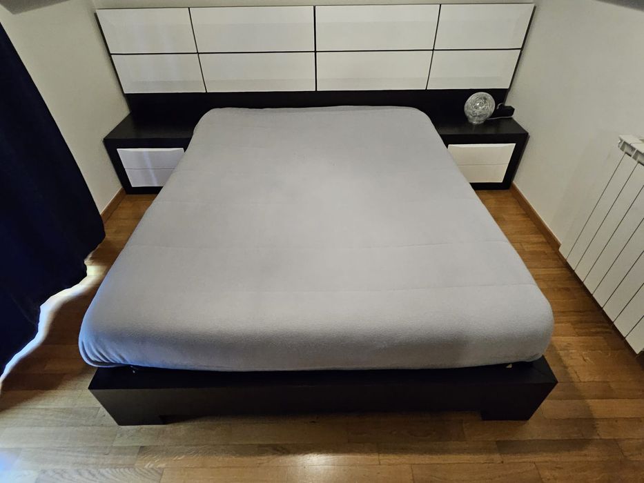 Cama de Casal com Estrado e Mesinhas de Cabeceira (Sem colchão)
