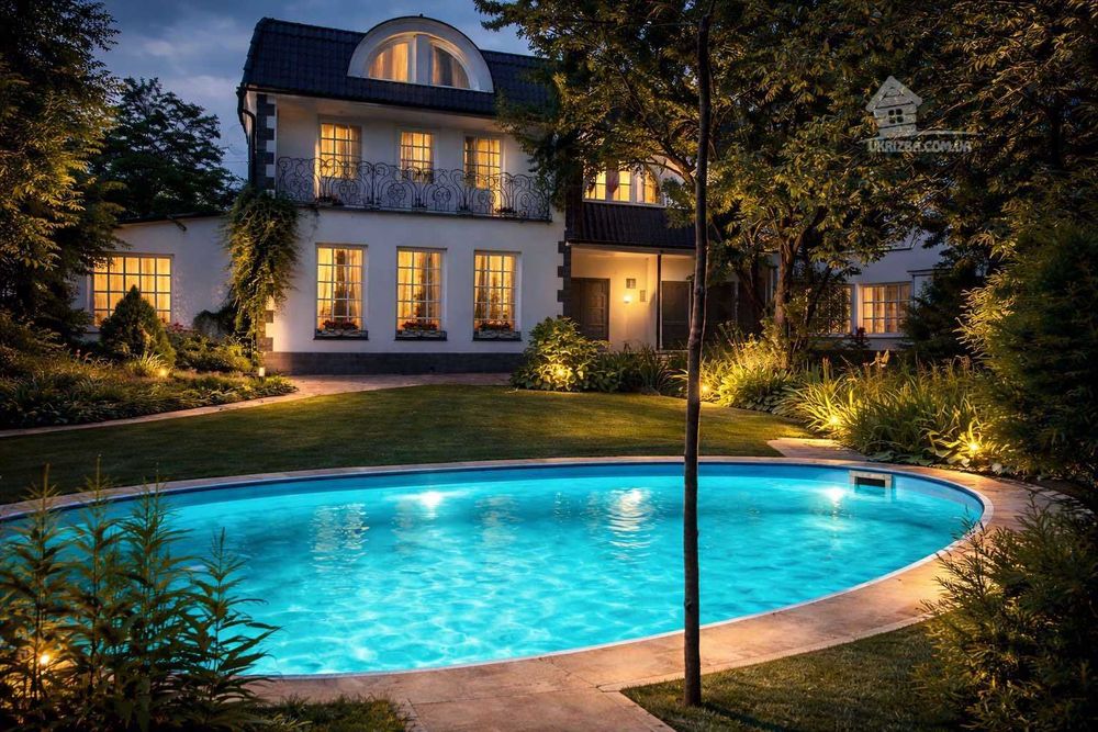 Дом 450 кв. До 35 человек. Сауна, беседка, теннис, генератор, бассейн.