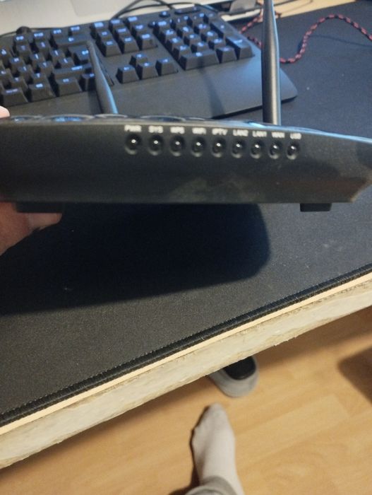 Router Actina cerberus p6806 + Router Tp-link TL-WR740N