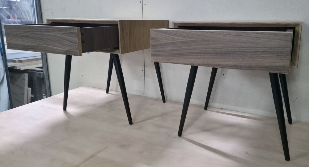 Продам приліжкові тумби 2од.