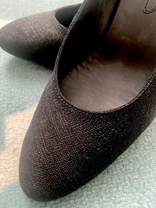 Продам нові жіночі туфлі Ecco