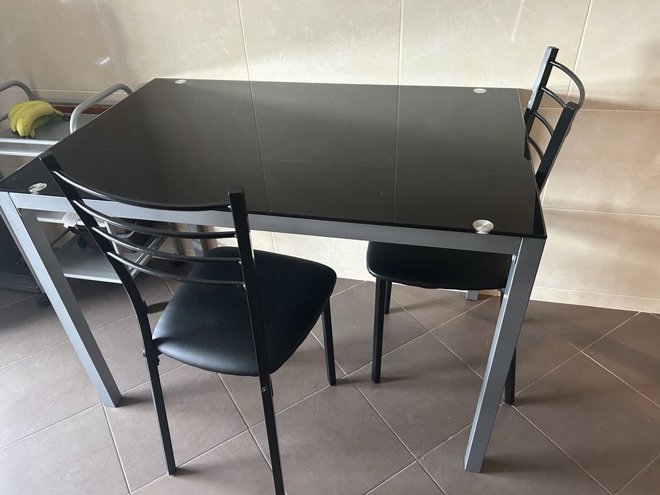 Mesa preta cozinha
