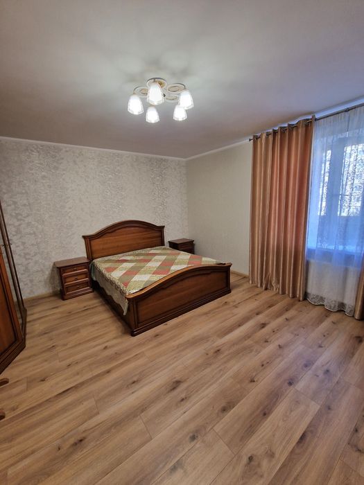 Продам 2 ком. квартиру ул.Василия Тютюнника ,(ул.Малышева)ул.Калиновая