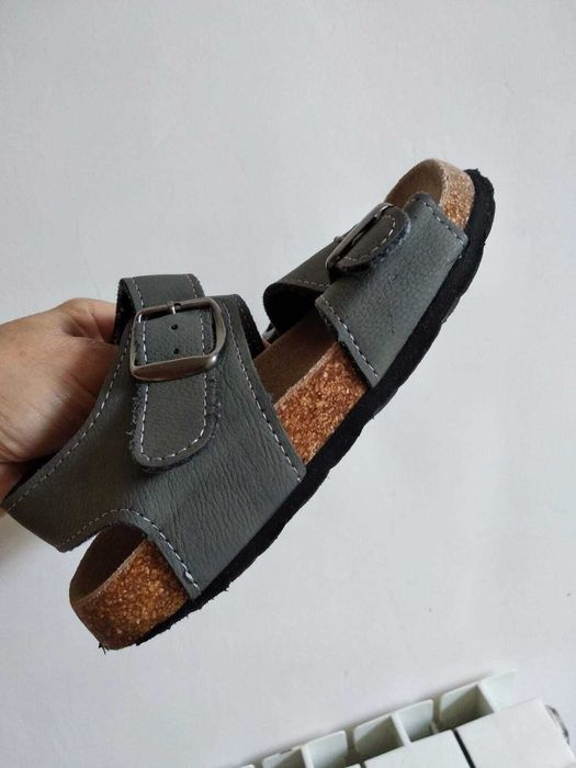 Зручні шкіряні сандалі - босоніжки Bobbi Shoes. розмір 29.