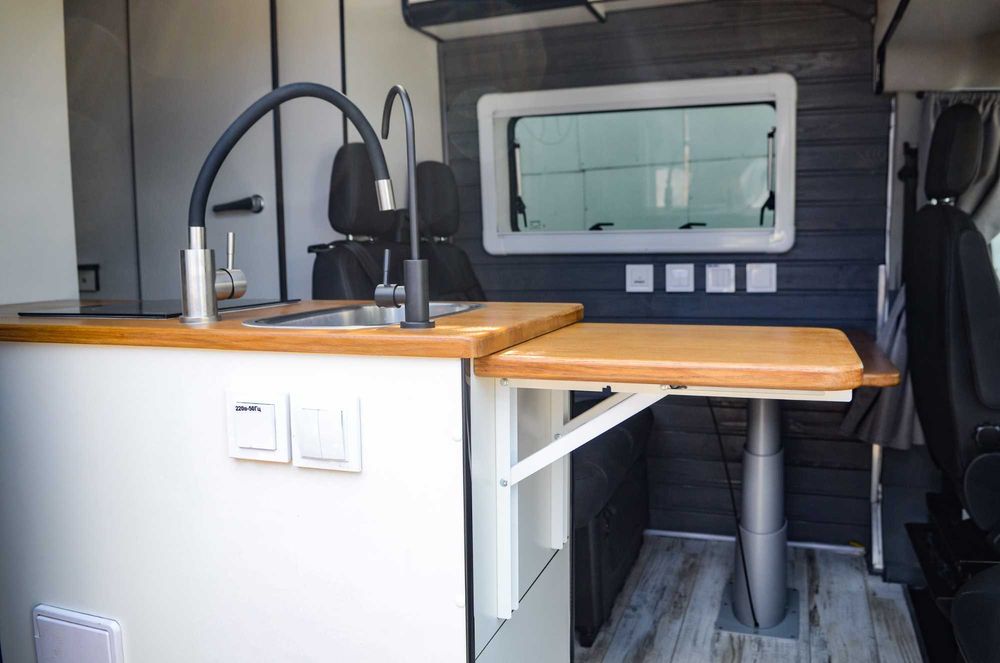 Меблі для мікроавтобусів