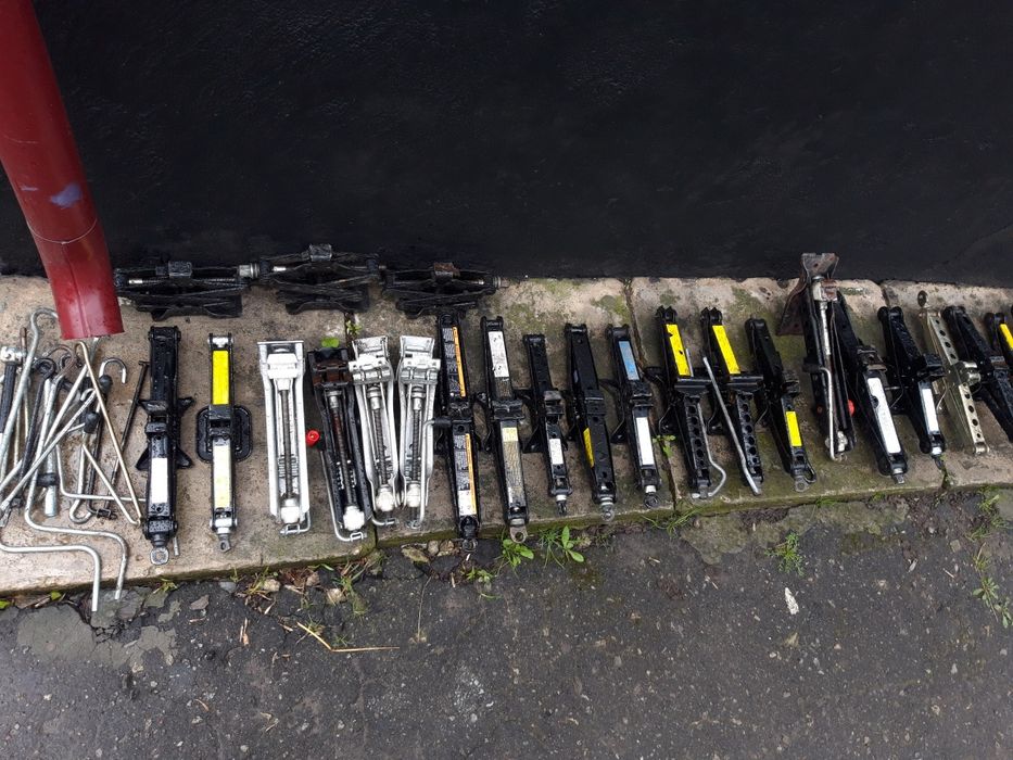 Продам Домкрати. Різних машин..ф